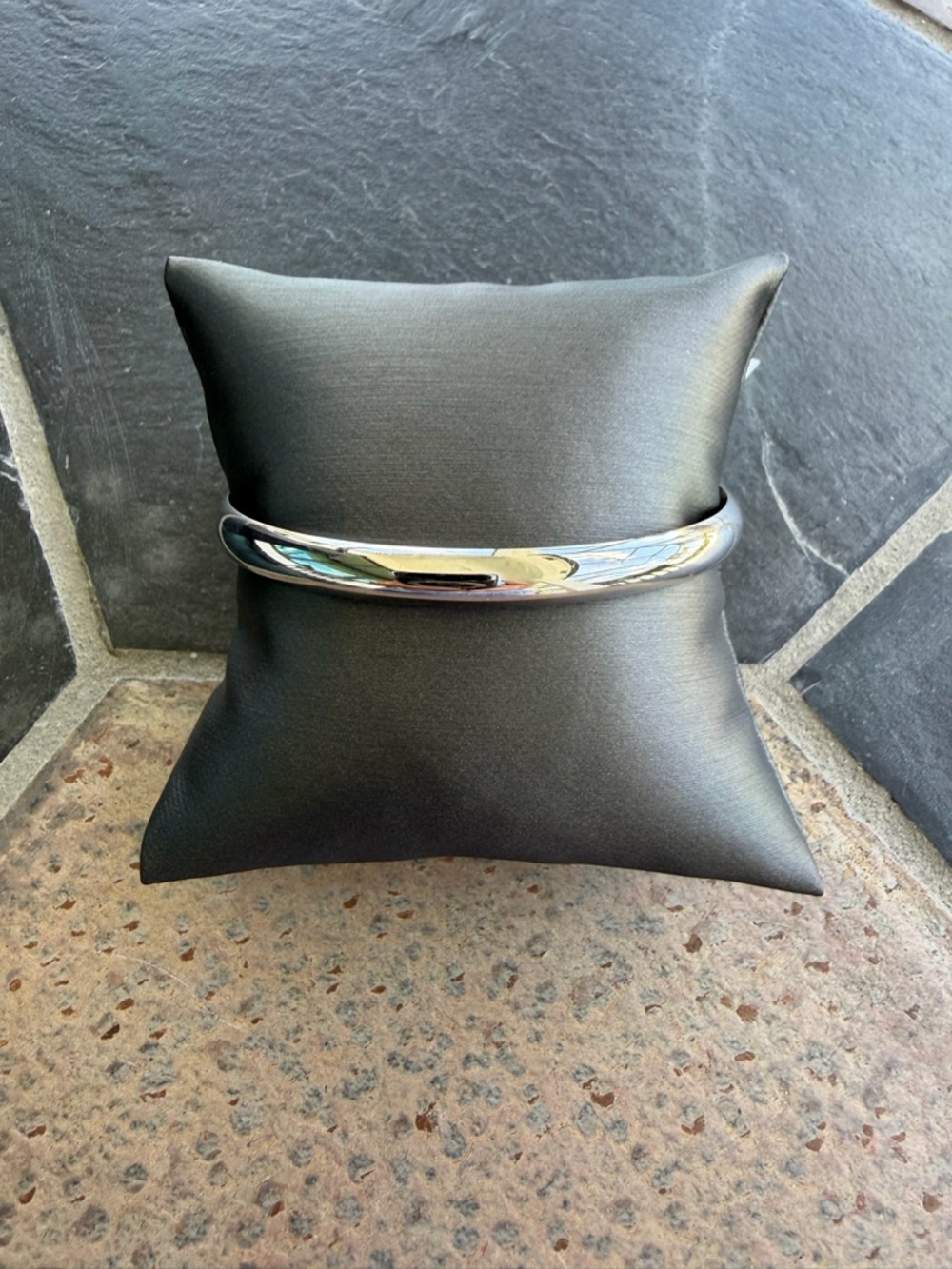 Classic Polished 14kt. White Gold  Women's Bangle Bracelet 7”